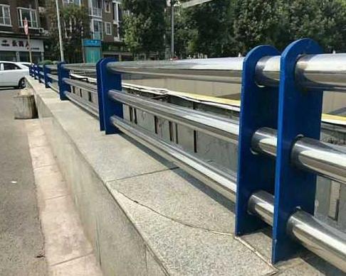 6m*0.5*10不锈钢复合管护栏性价比高的按需加工规格齐全 6m*0.5*10不锈钢复合管护栏性价比高的按需加工规格齐全